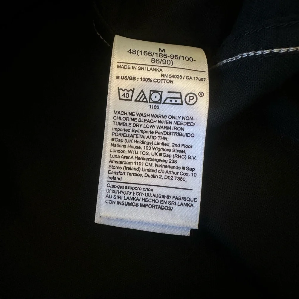 Medium Banana Republic Organic Black Casual Button-Down Shirt
